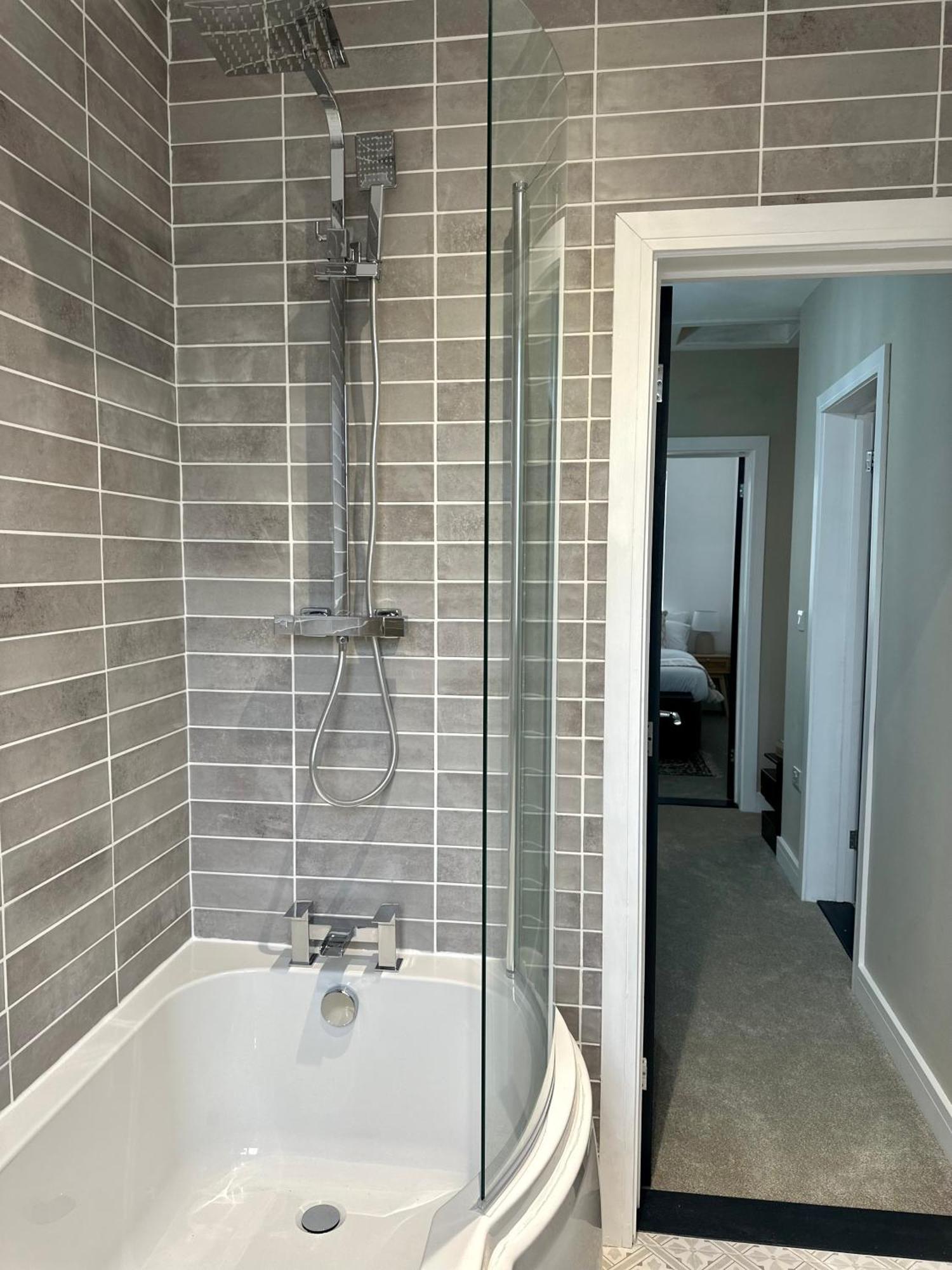 Clover Lodge Portsmouth Luxury Home With Off Road Free Parking 外观 照片