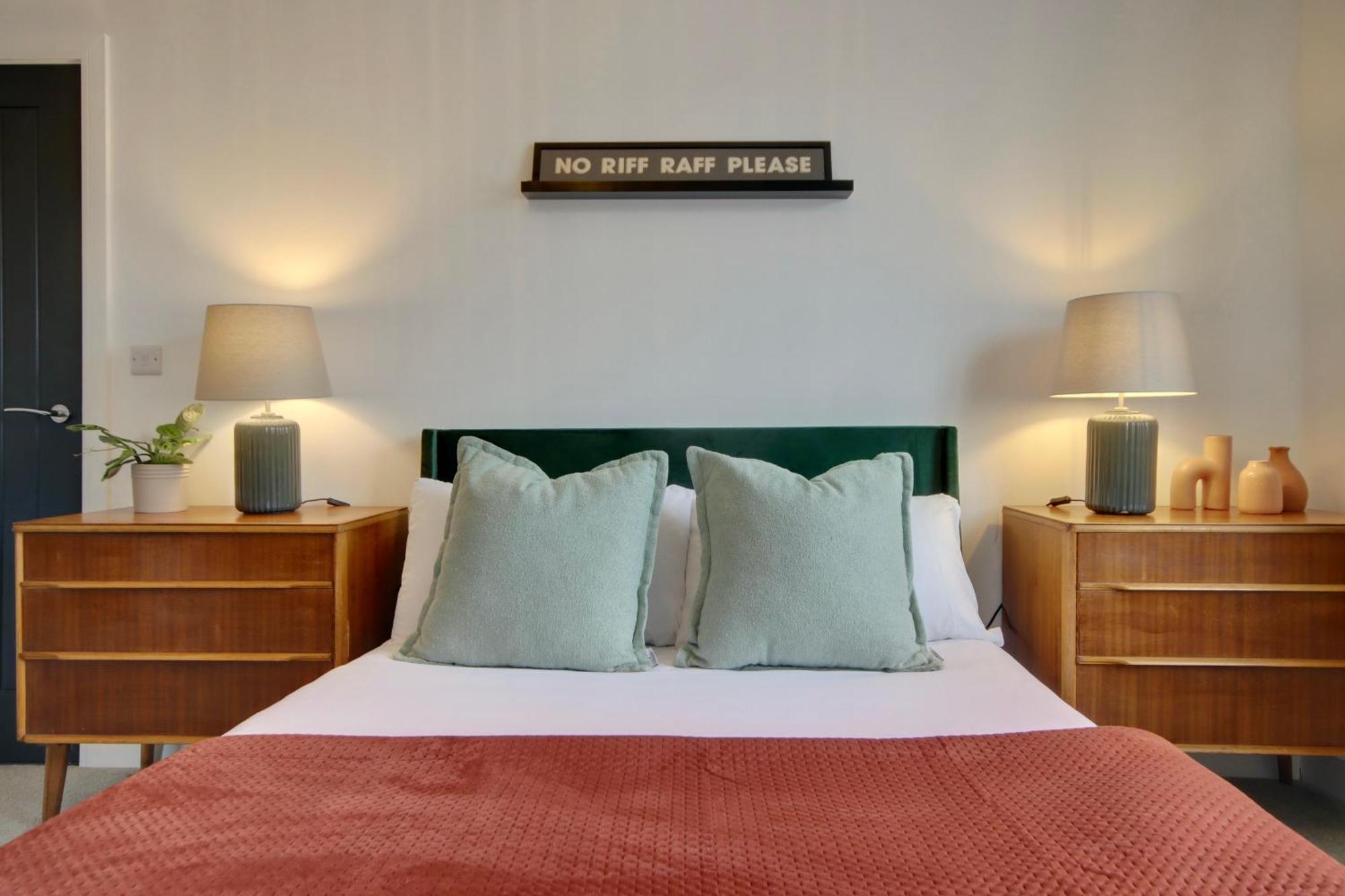 Clover Lodge Portsmouth Luxury Home With Off Road Free Parking 外观 照片